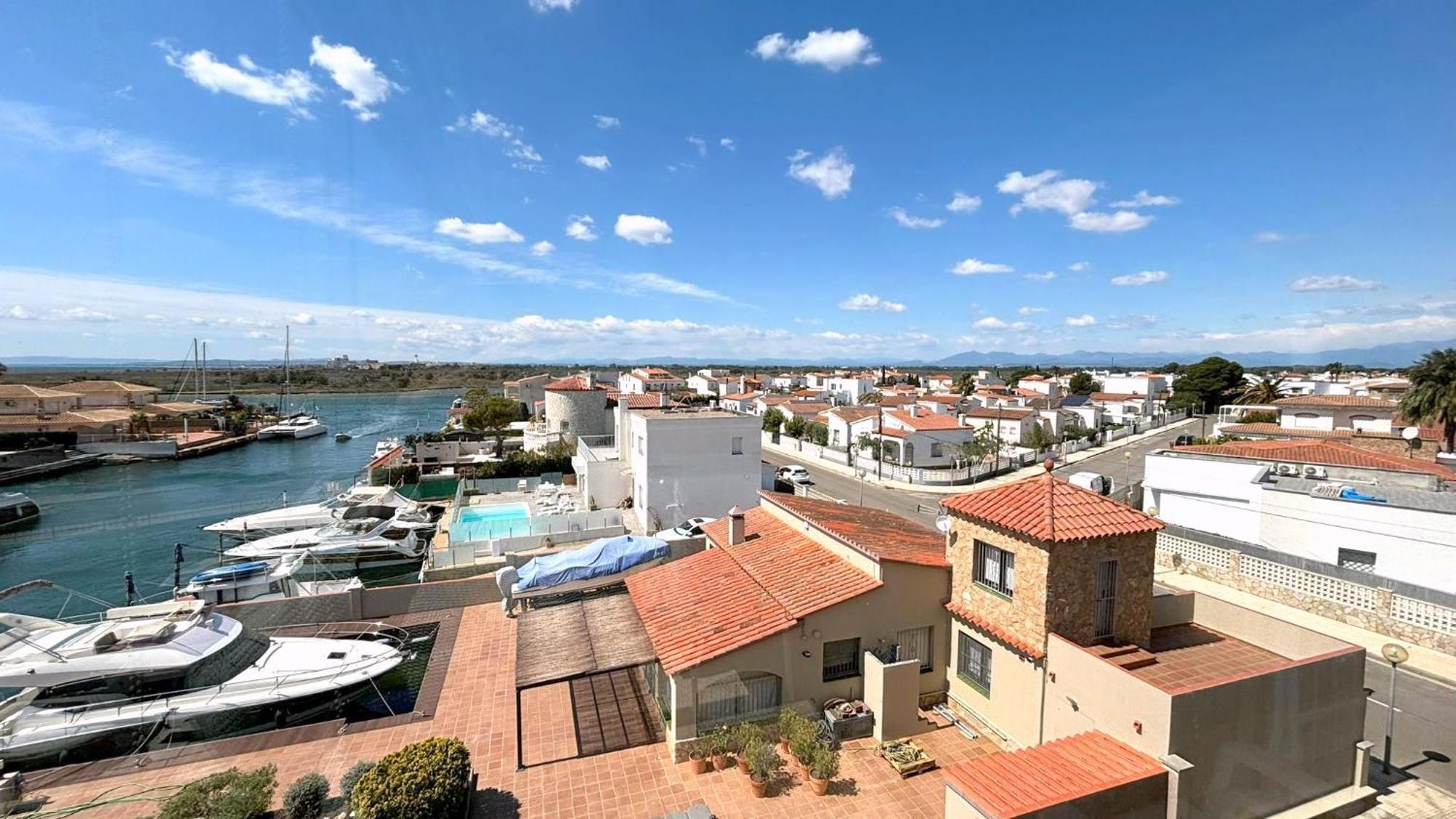 Cap Llarg Apartment Roses Bagian luar foto