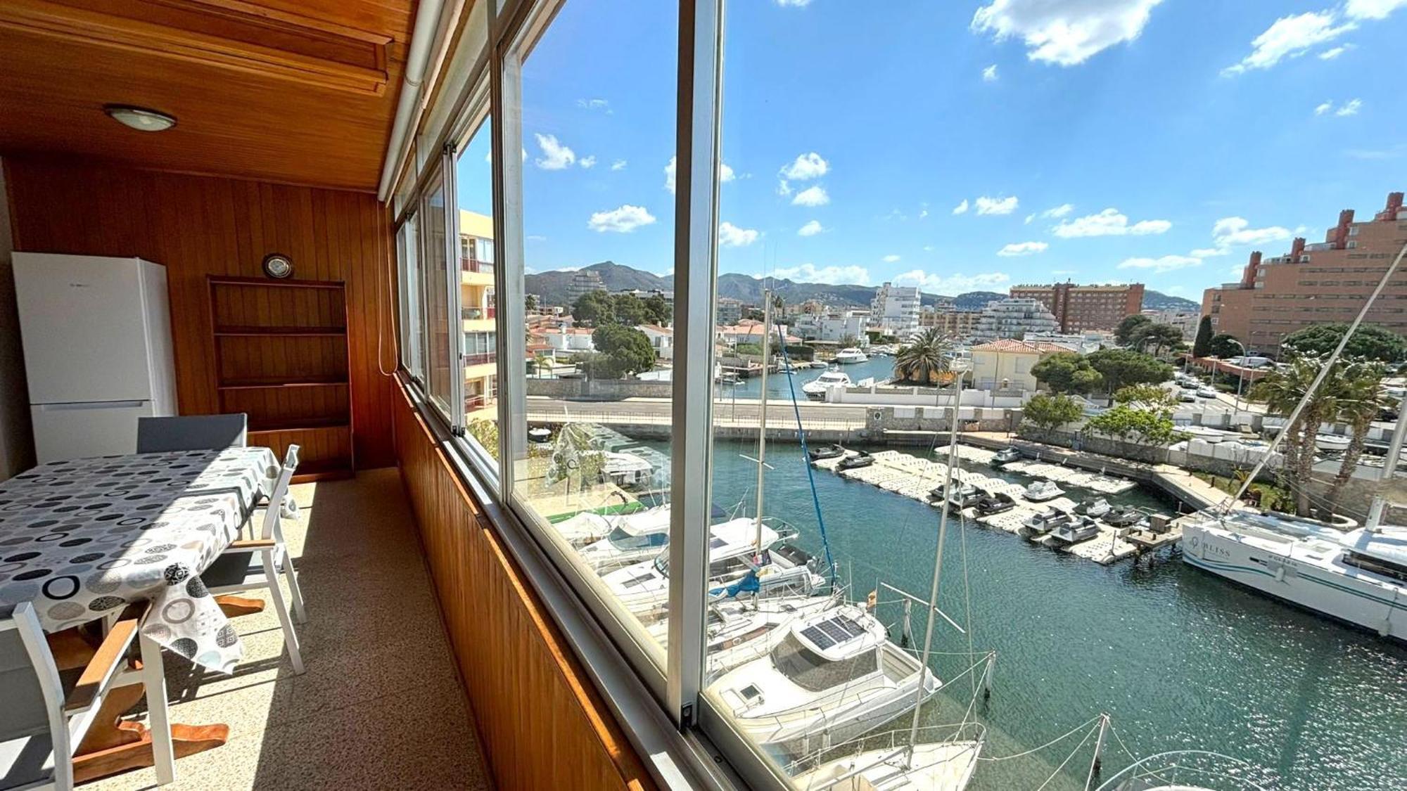Cap Llarg Apartment Roses Bagian luar foto